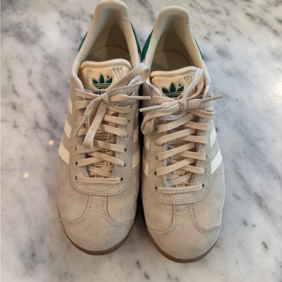 Adidas Beige Suede and Green Women's Sneakers. Size 7 - Picture 3 of 7